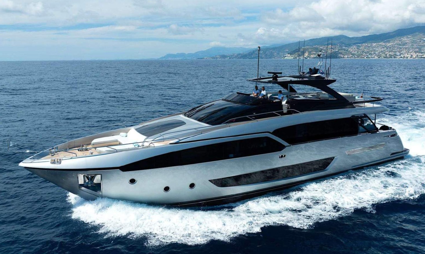Expert Reupholstering a Boat Services for Miami Boat Owners